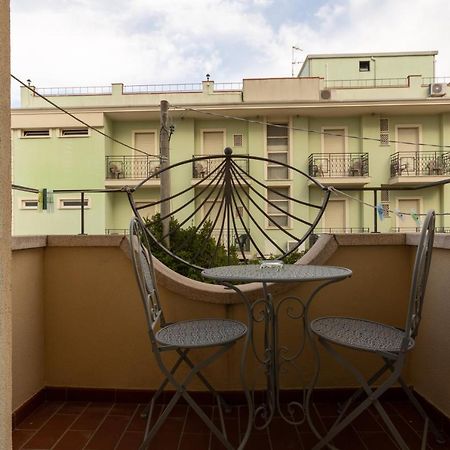Hotel River Fronte Mare Con Piscina Rimini Luaran gambar