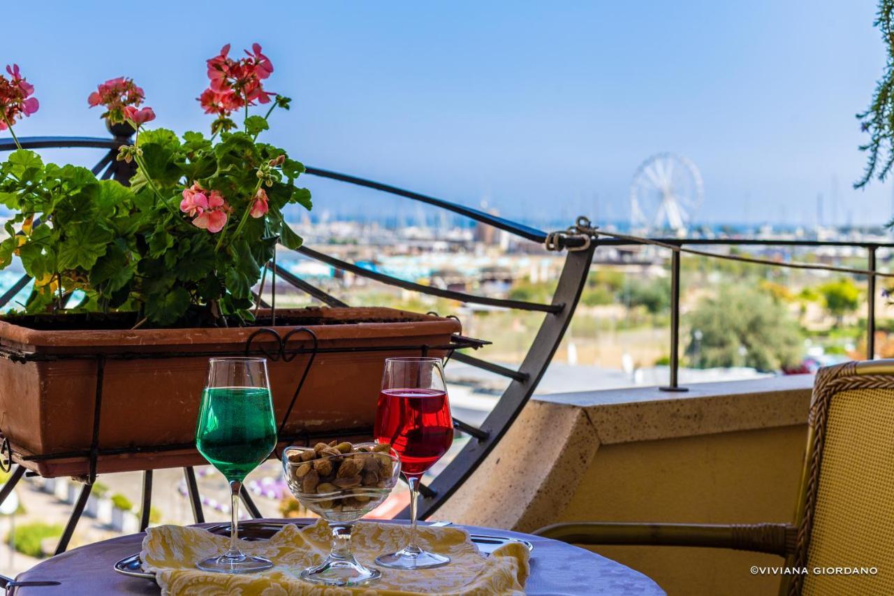 Hotel River Fronte Mare Con Piscina Rimini Luaran gambar