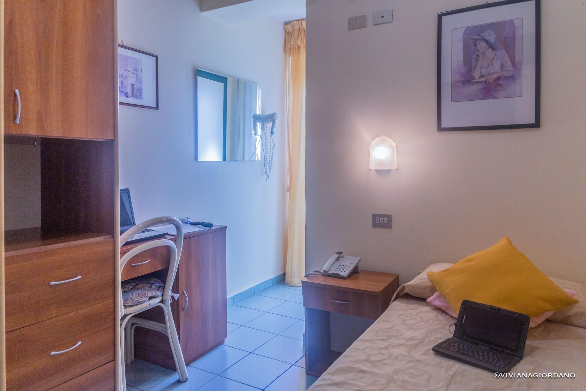 Hotel River Fronte Mare Con Piscina Rimini Luaran gambar
