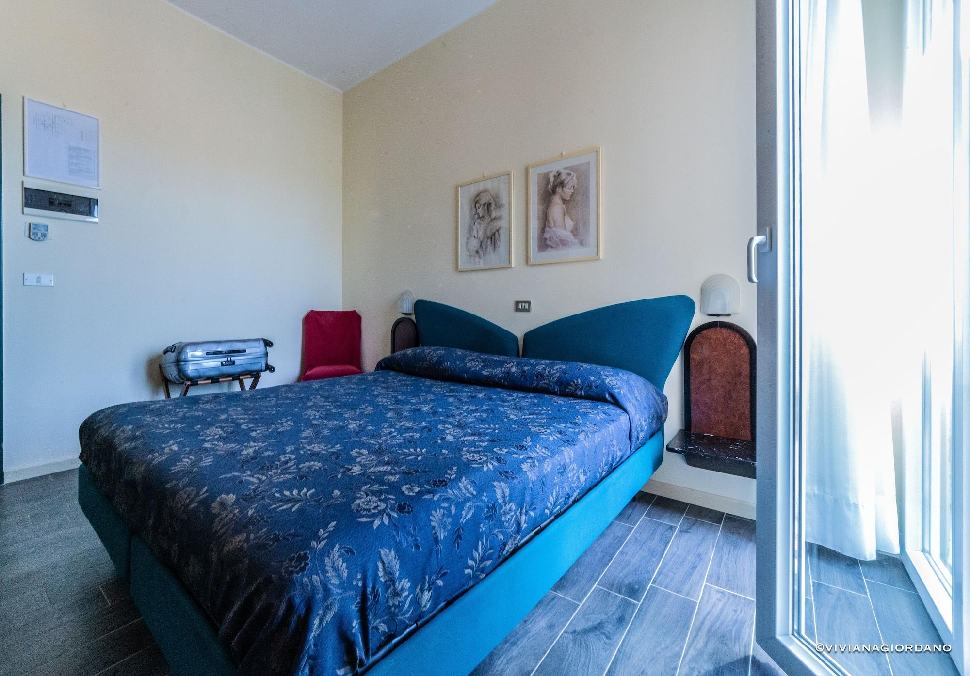 Hotel River Fronte Mare Con Piscina Rimini Luaran gambar