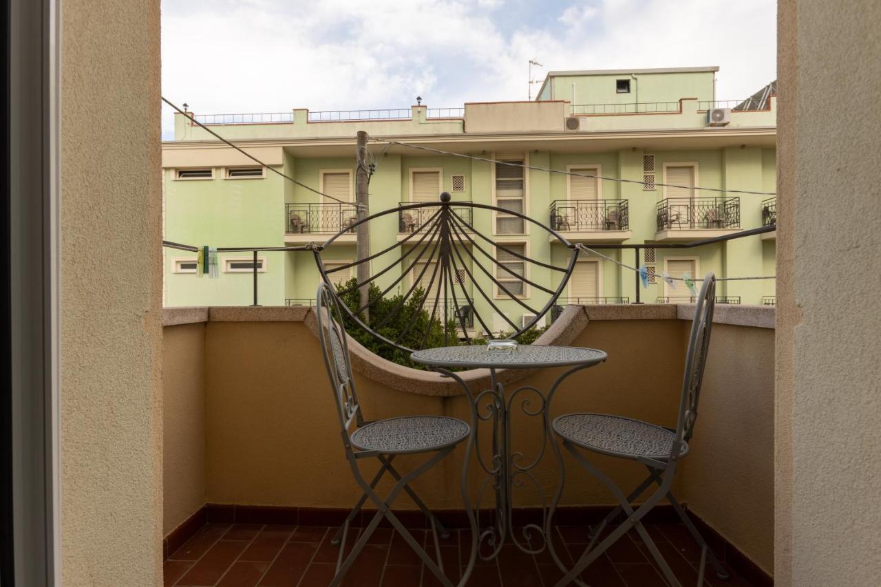 Hotel River Fronte Mare Con Piscina Rimini Luaran gambar